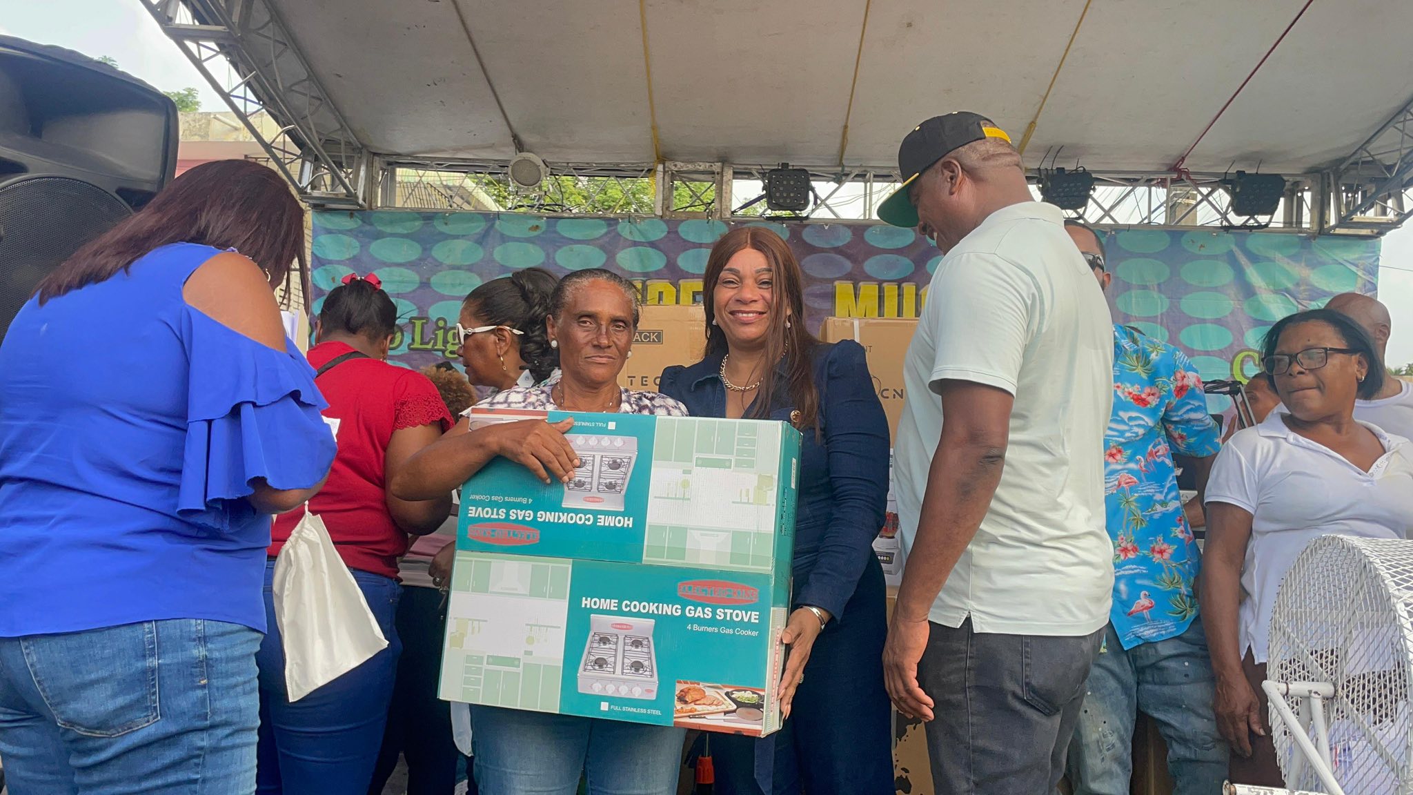 Alcaldía del Distrito Municipal de Hatillo celebra por todo lo alto el Día de las Madres